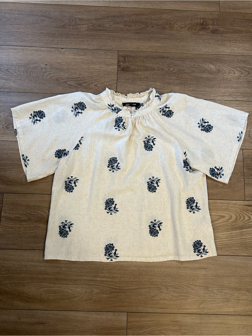Solitaire 70% Rayon 30% Linen Floral Ruffle Neck Top Size S